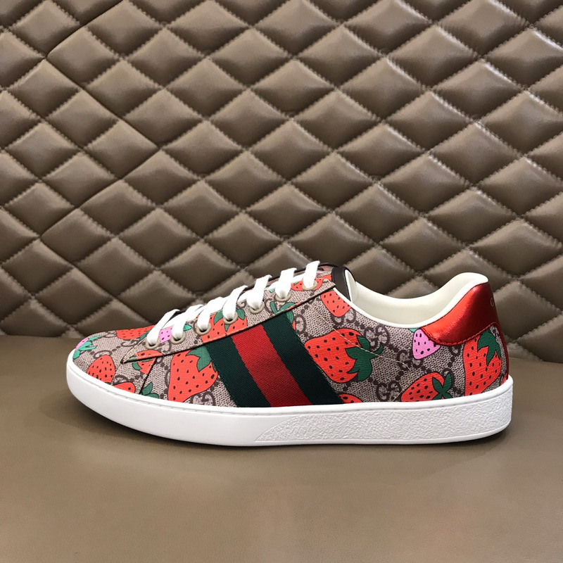 G*u*i ace gg strawberry sneaker