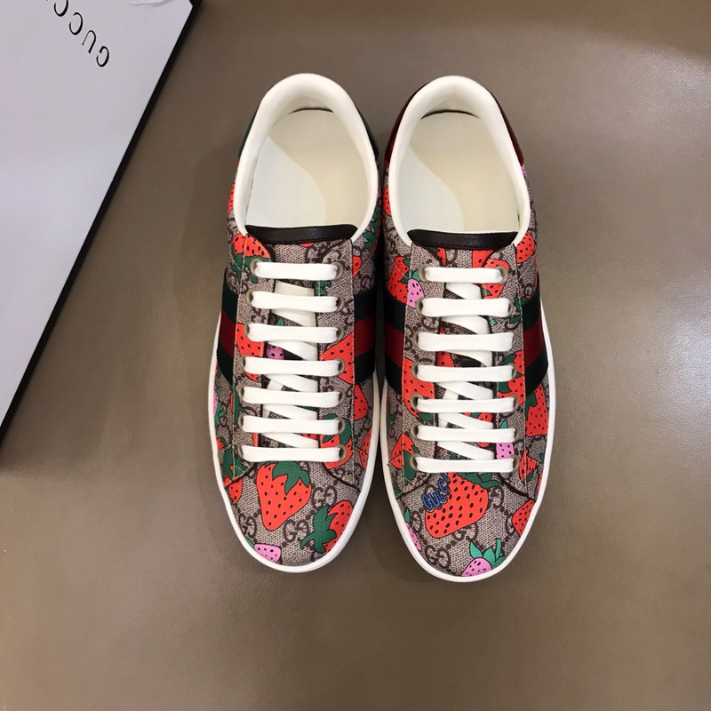 G*u*i ace gg strawberry sneaker