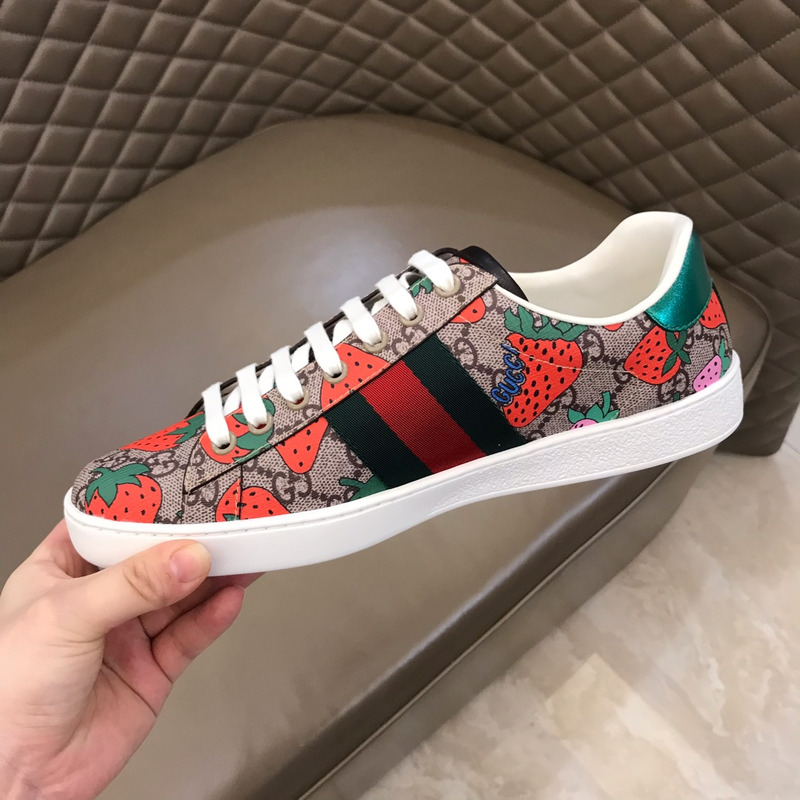 G*u*i ace gg strawberry sneaker