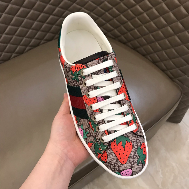 G*u*i ace gg strawberry sneaker