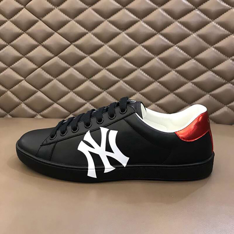 G*u*i men''s black sneaker with ny yankees? print