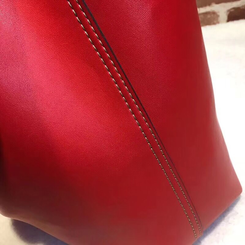 G*u*i reversible gg  medium tote(red leather)