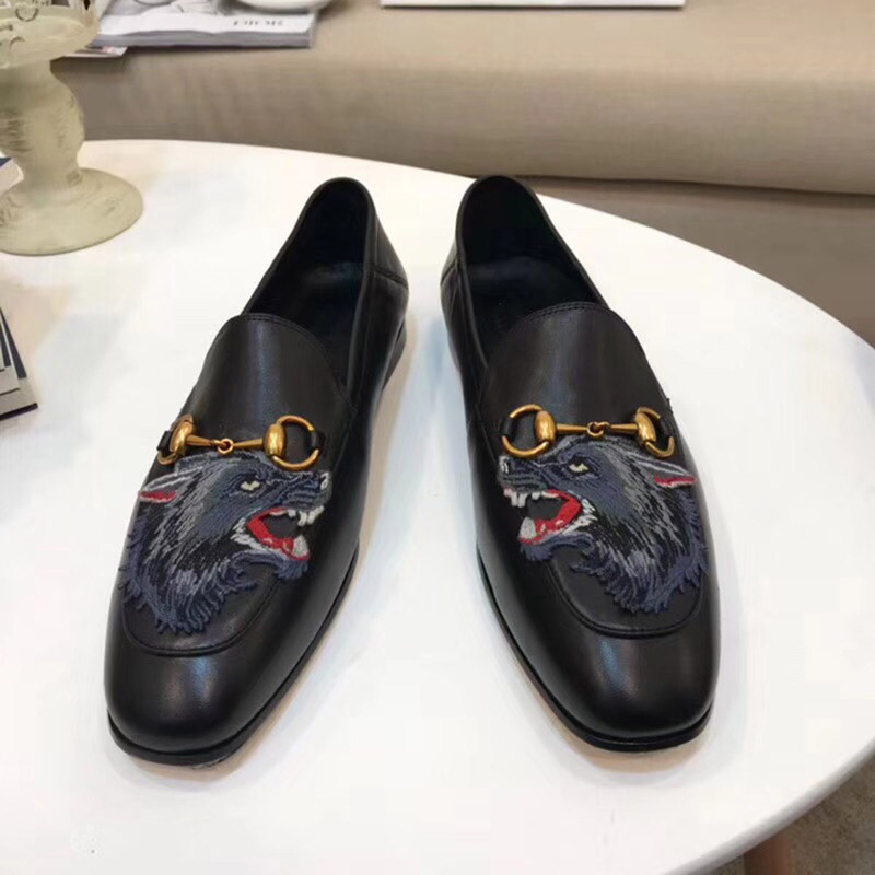 G*u*i men''s leather loafer with wolf