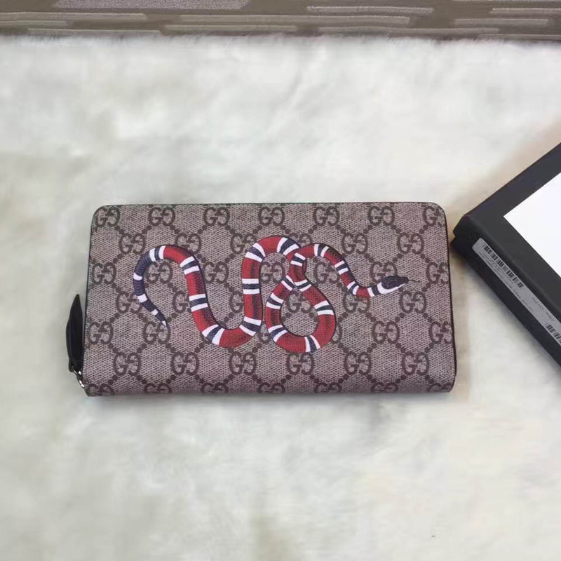 G*u*i snake long wallet