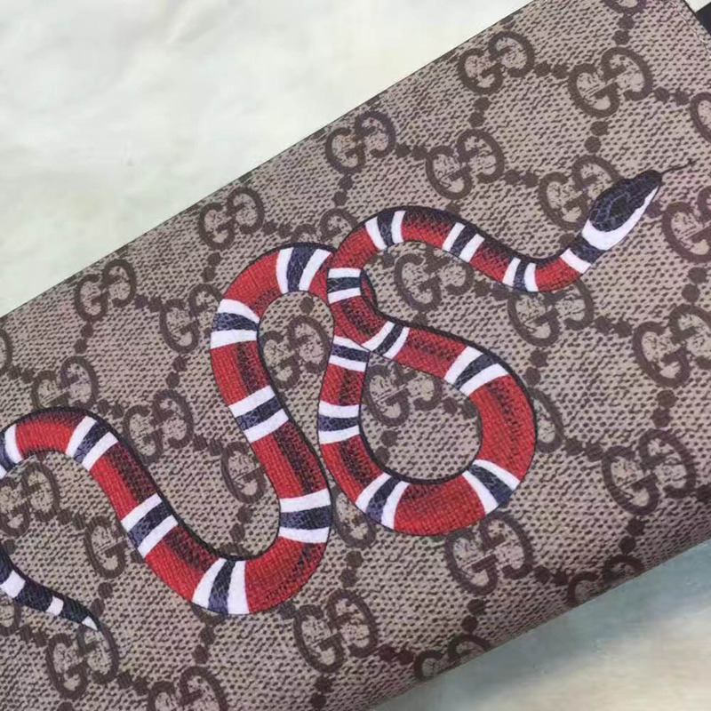 G*u*i snake long wallet