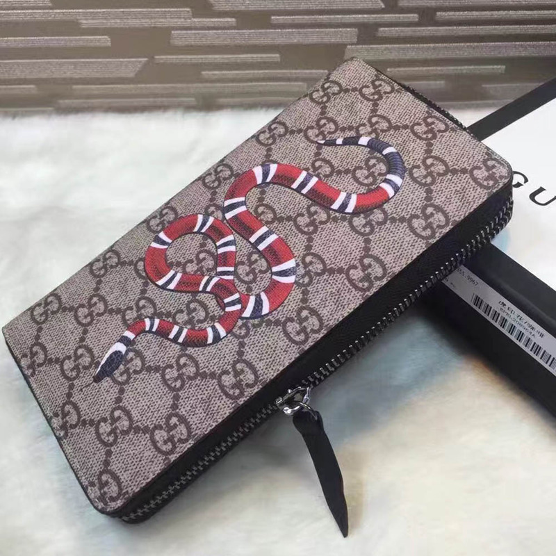 G*u*i snake long wallet