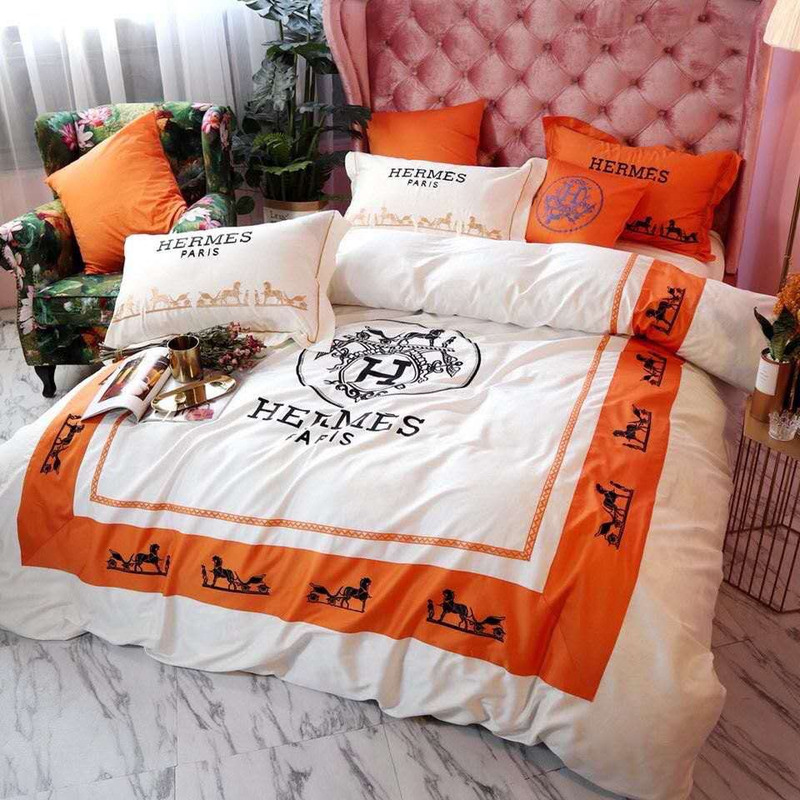 H**mes  paris bed sheet