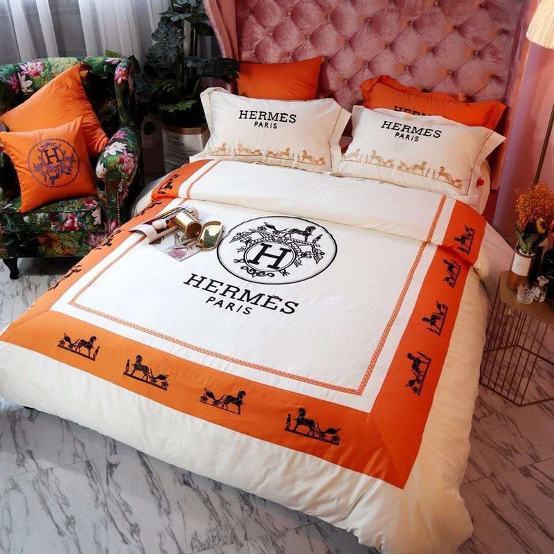 H**mes  paris bed sheet