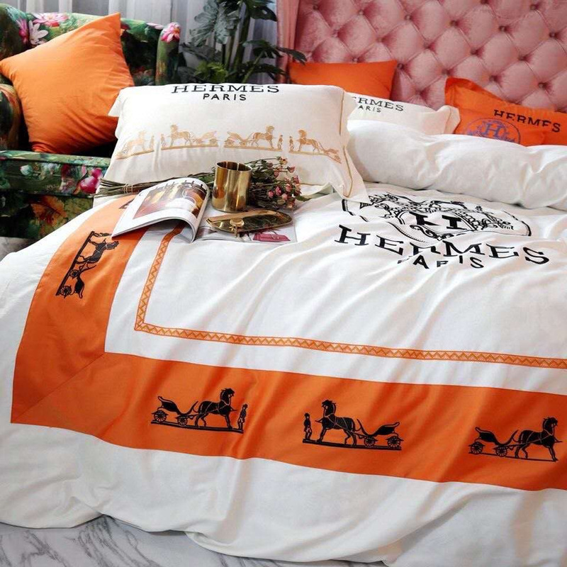 H**mes  paris bed sheet