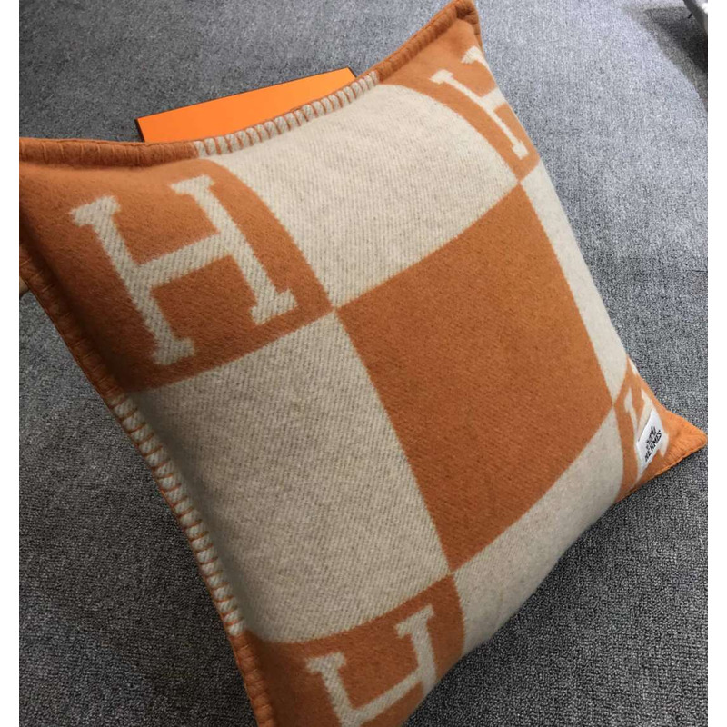 H**mes pillow