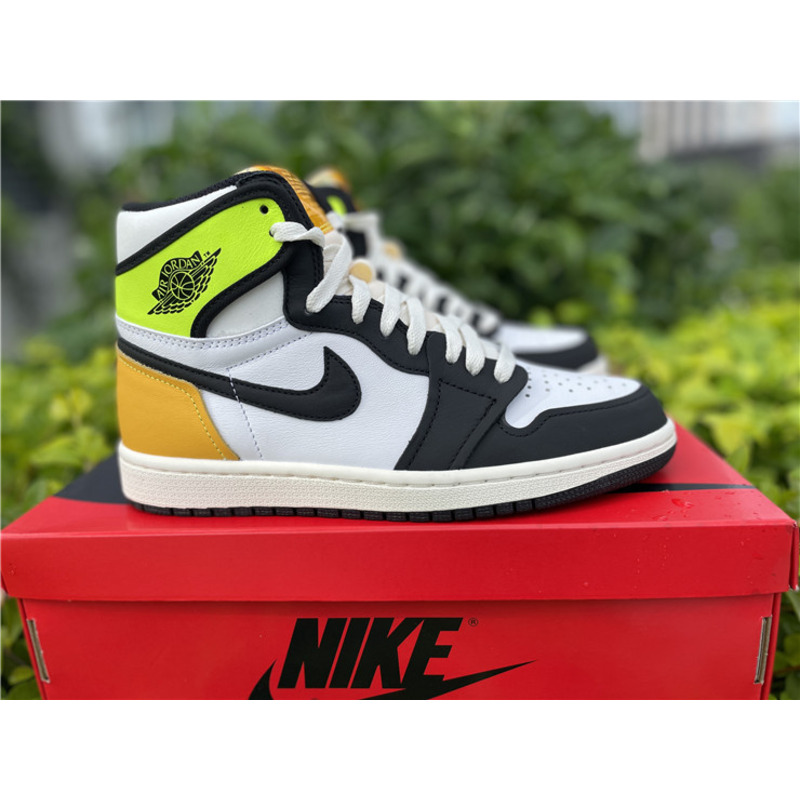 Air Jordan 1 High OG"Volt Gold"555088 118 Sneakers Men