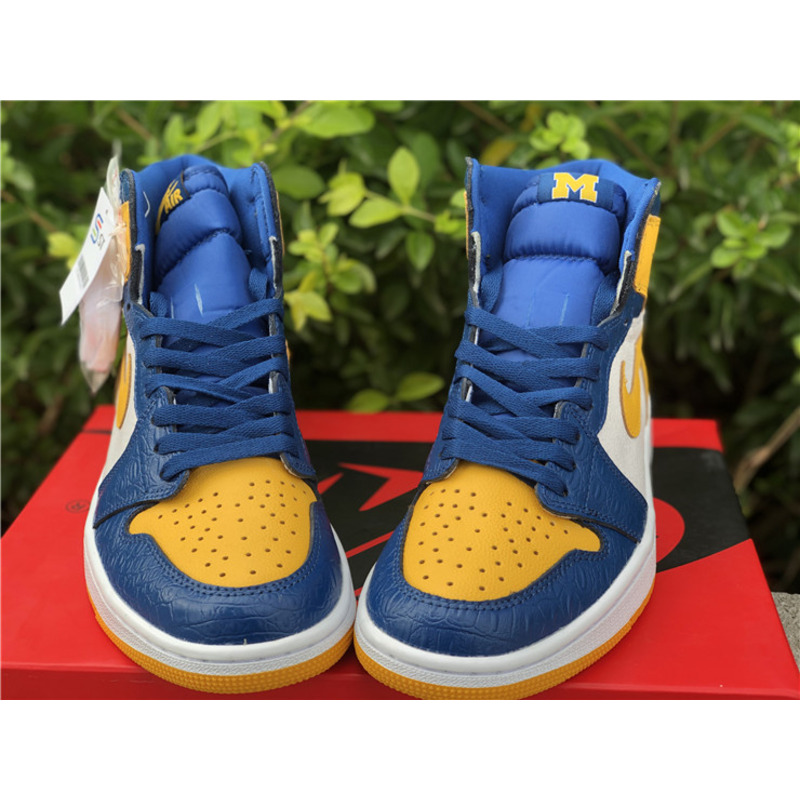 Air Jordan 1 Mid CZ6909 100 Sneakers Men Women