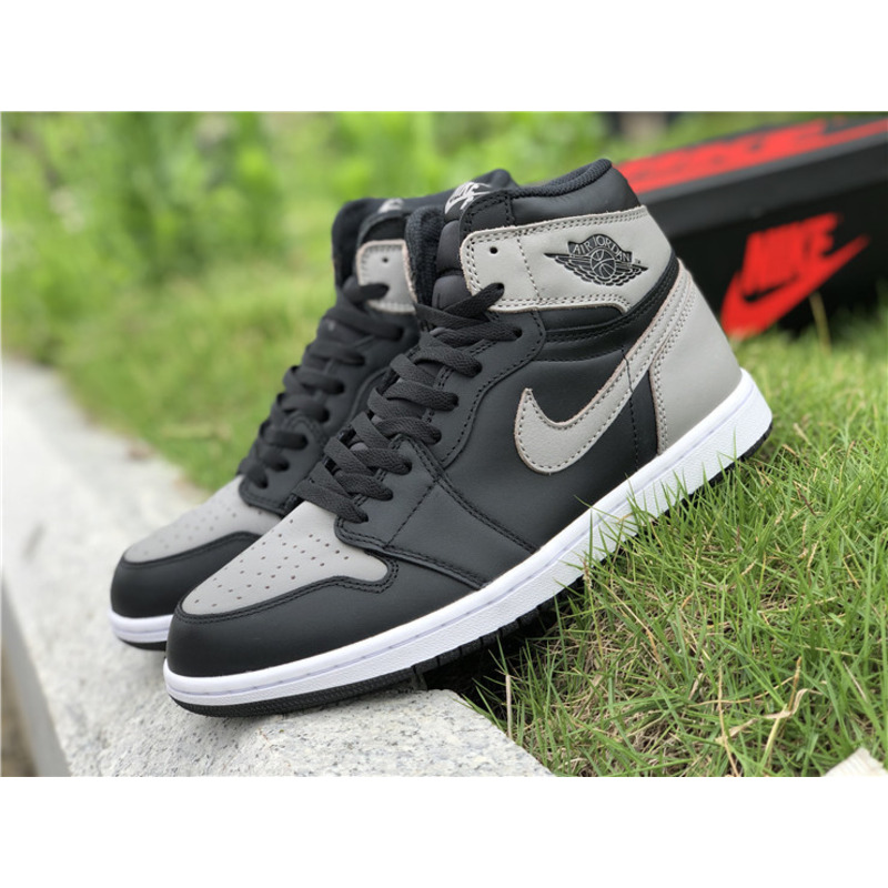 Air Jordan 1 Retro High OG 555088 013 Sneakers Men