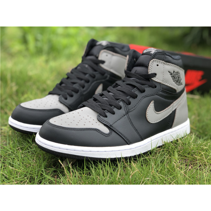 Air Jordan 1 Retro High OG 555088 013 Sneakers Men