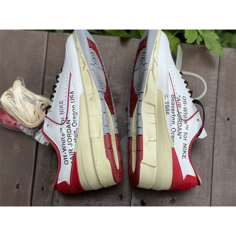 OFF White x Air Jordan 2 Low DJ4375 106 Sneakers Men