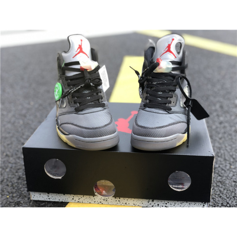 OFF W Air Jordan 5 RETRO CT8480 001 Sneakers Men