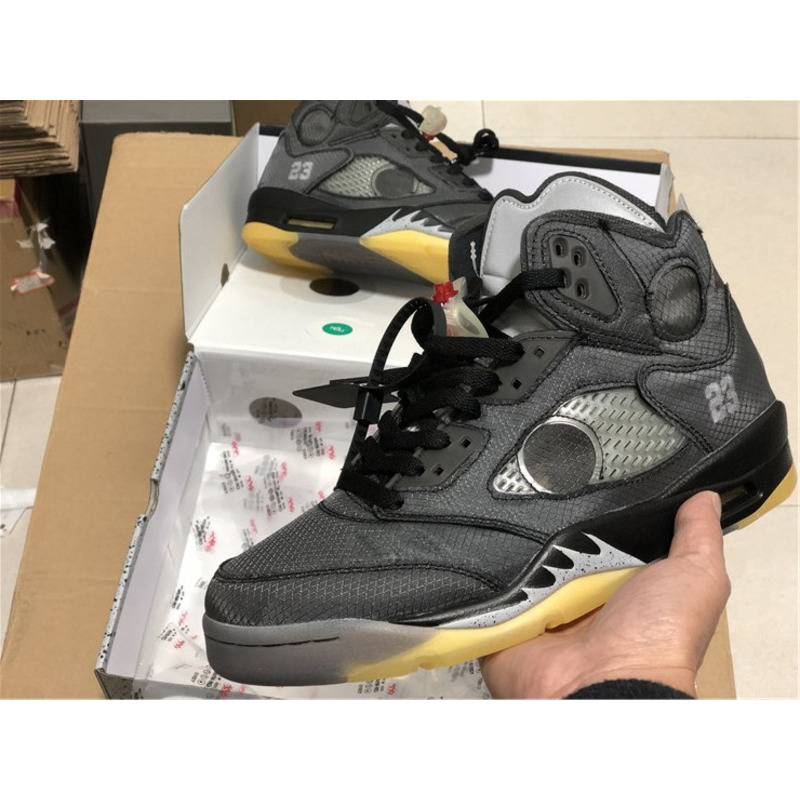 OFF W Air Jordan 5 RETRO CT8480 001 Sneakers Men