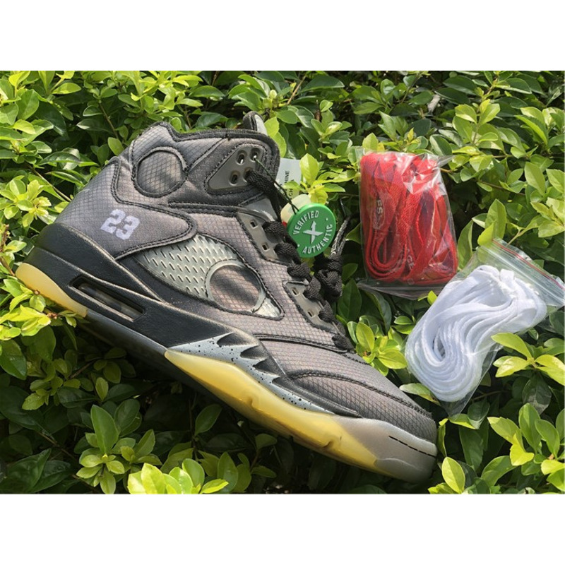 OFF W Air Jordan 5 RETRO CT8480 001 Sneakers Men