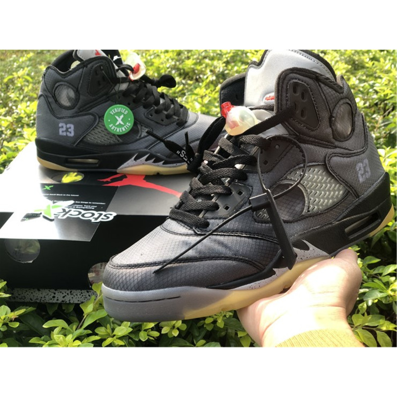 OFF W Air Jordan 5 RETRO CT8480 001 Sneakers Men