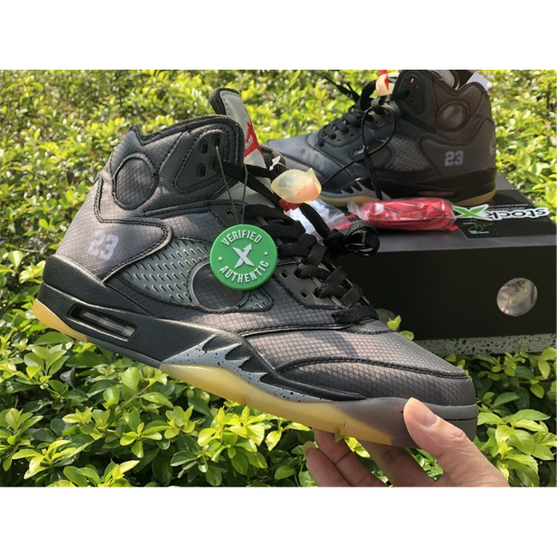 OFF W Air Jordan 5 RETRO CT8480 001 Sneakers Men