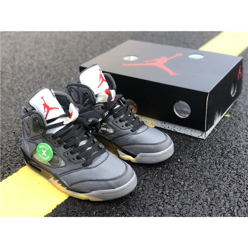 OFF W Air Jordan 5 RETRO CT8480 001 Sneakers Men