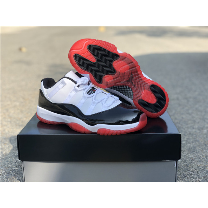 Air Jordan 11 Low AV2187 160 Sneakers Men