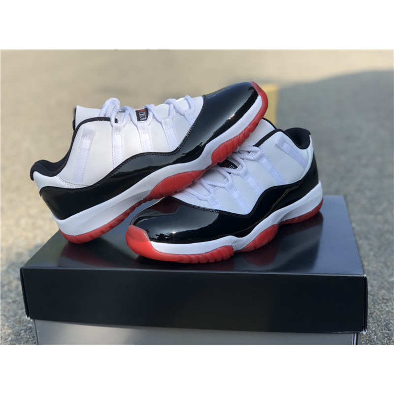 Air Jordan 11 Low AV2187 160 Sneakers Men