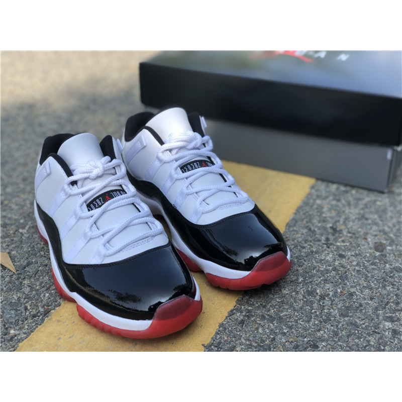 Air Jordan 11 Low AV2187 160 Sneakers Men