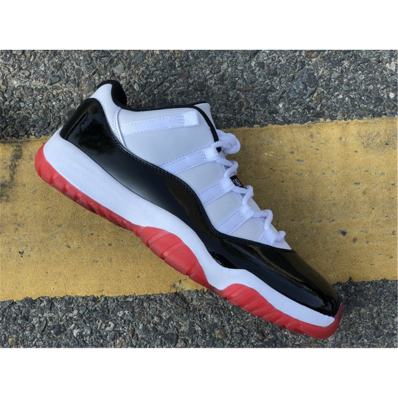 Air Jordan 11 Low AV2187 160 Sneakers Men