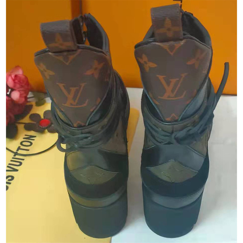 l**is V*t*nlv boots