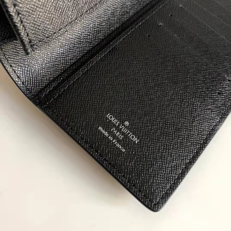 l**is V*t*n black monogram wallet