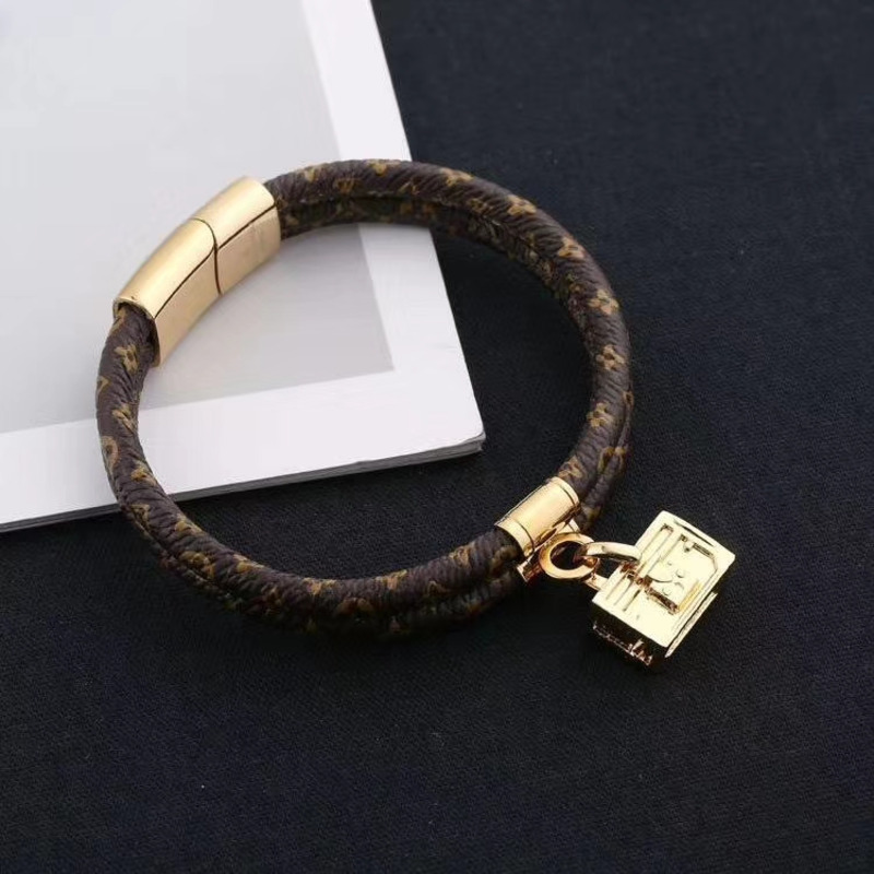 l**is V*t*n monogram bracelet