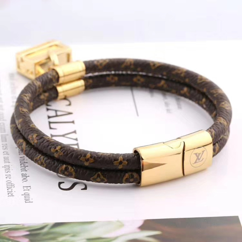 l**is V*t*n monogram bracelet