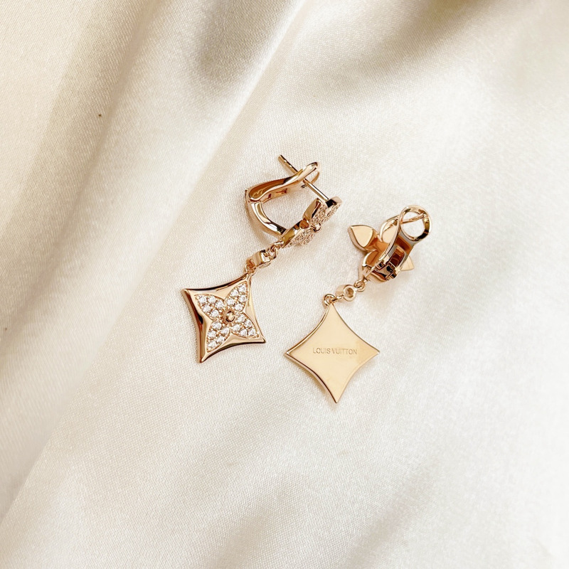 l**is V*t*n color blossom bb star ear studs