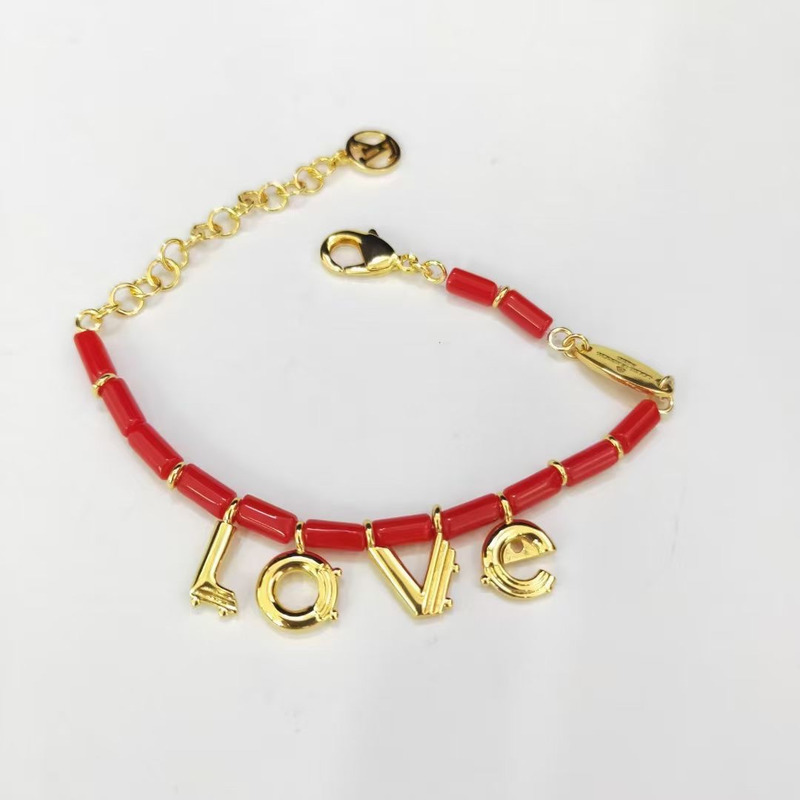 l**is V*t*n love bracelet