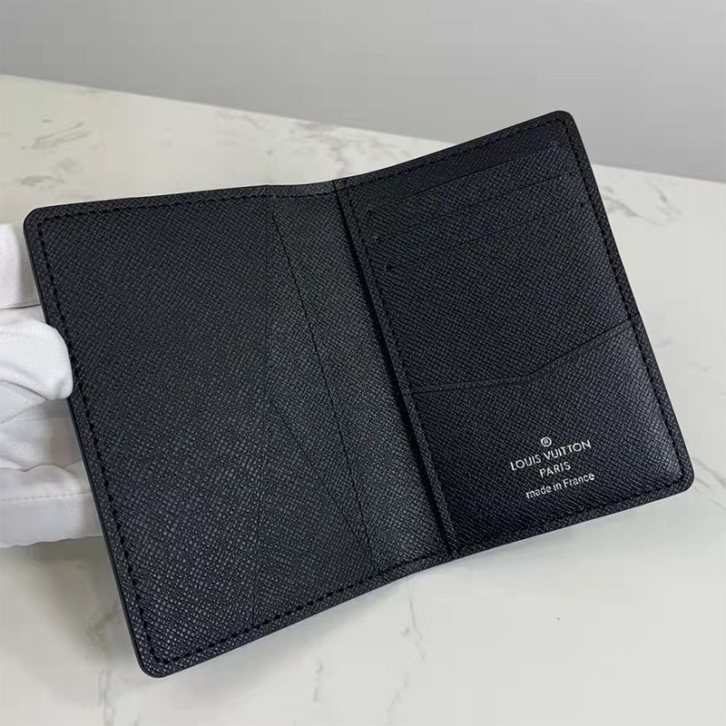 l**is V*t*n black monogram wallet