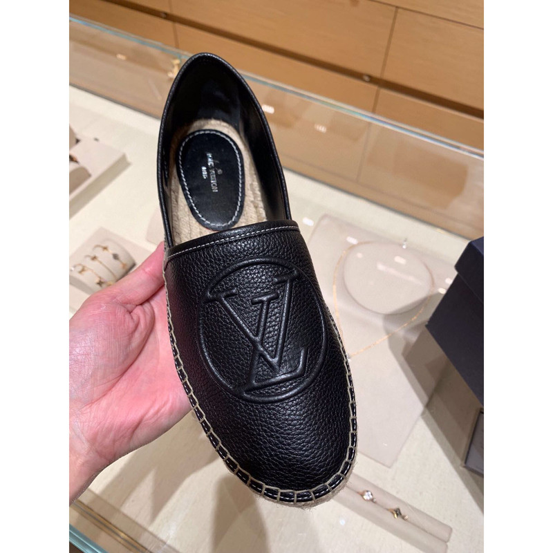 l**is V*t*n woman black loafers