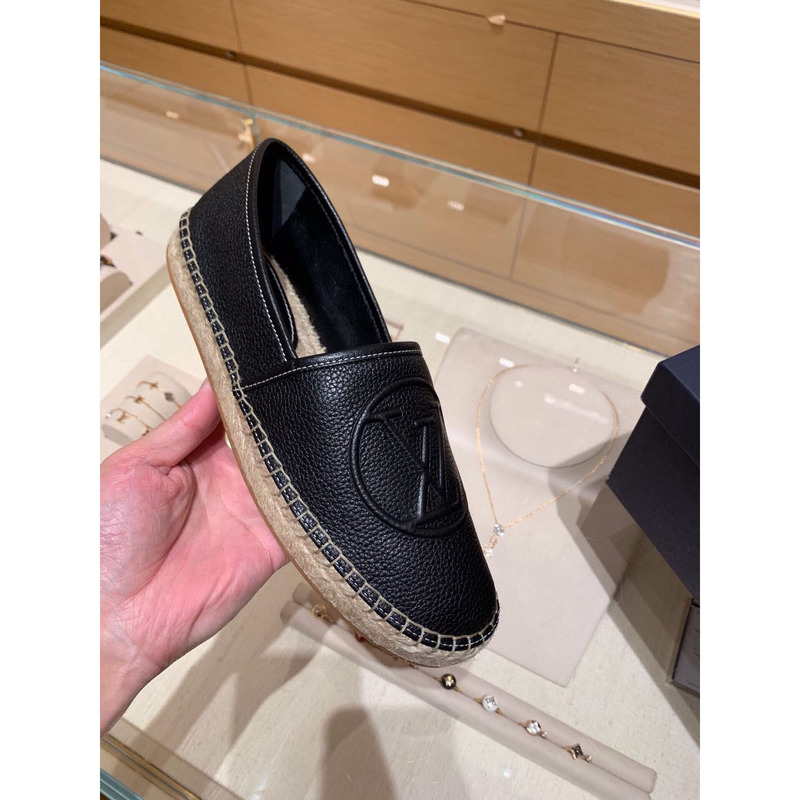 l**is V*t*n woman black loafers