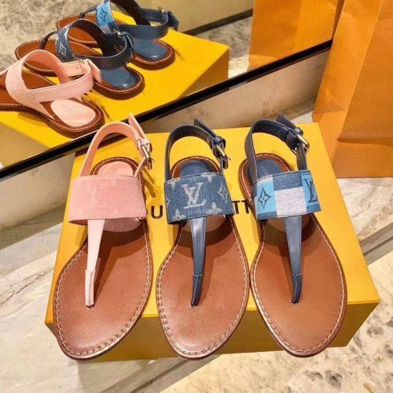 l**is V*t*n faro flat sandal