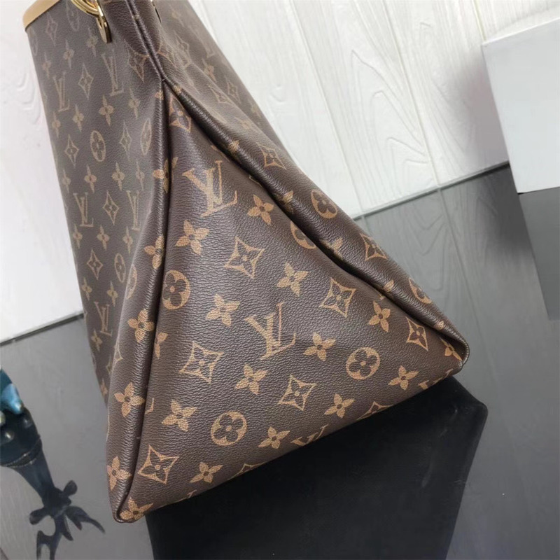 l**is V*t*n monogram handbag in brown