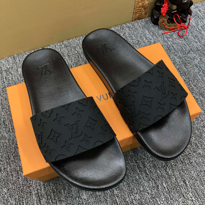 l**is V*t*n monogram slippers