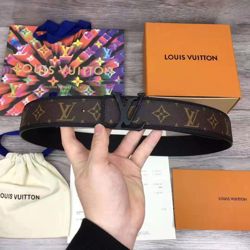 l**is V*t*n initiales monogram belt