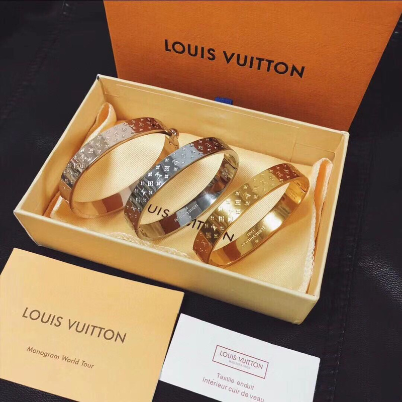 l**is V*t*n monogram bracelet