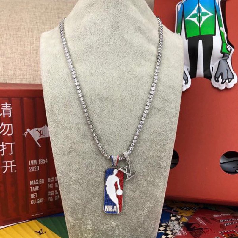 l**is V*t*n x nba strass pendant necklace