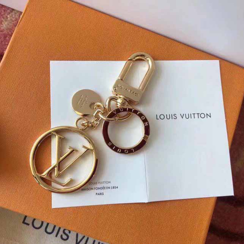 l**is V*t*n keychain