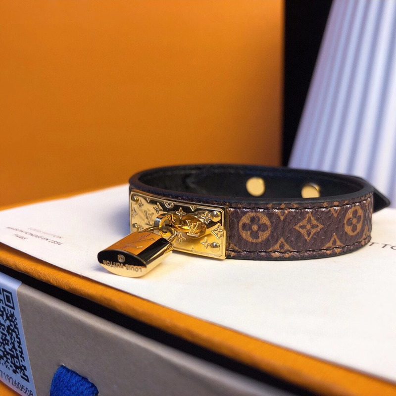 l**is V*t*n monogram leather bracelet