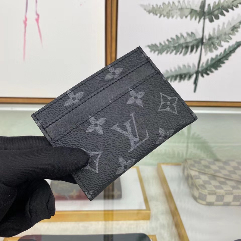 l**is V*t*n monogram black wallet