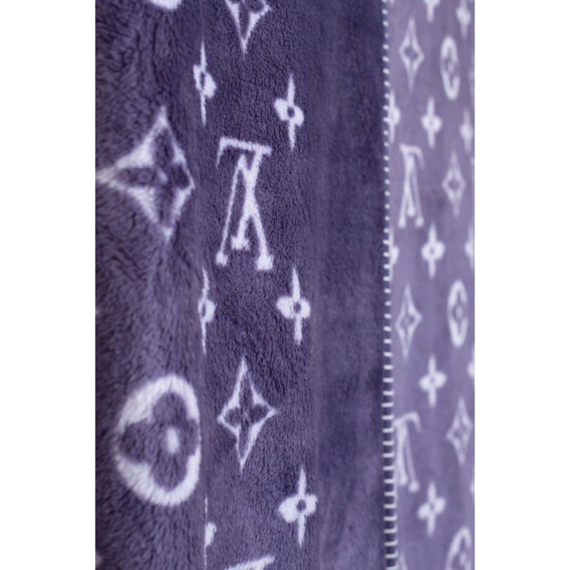 l**is V*t*n neo monogram blanket