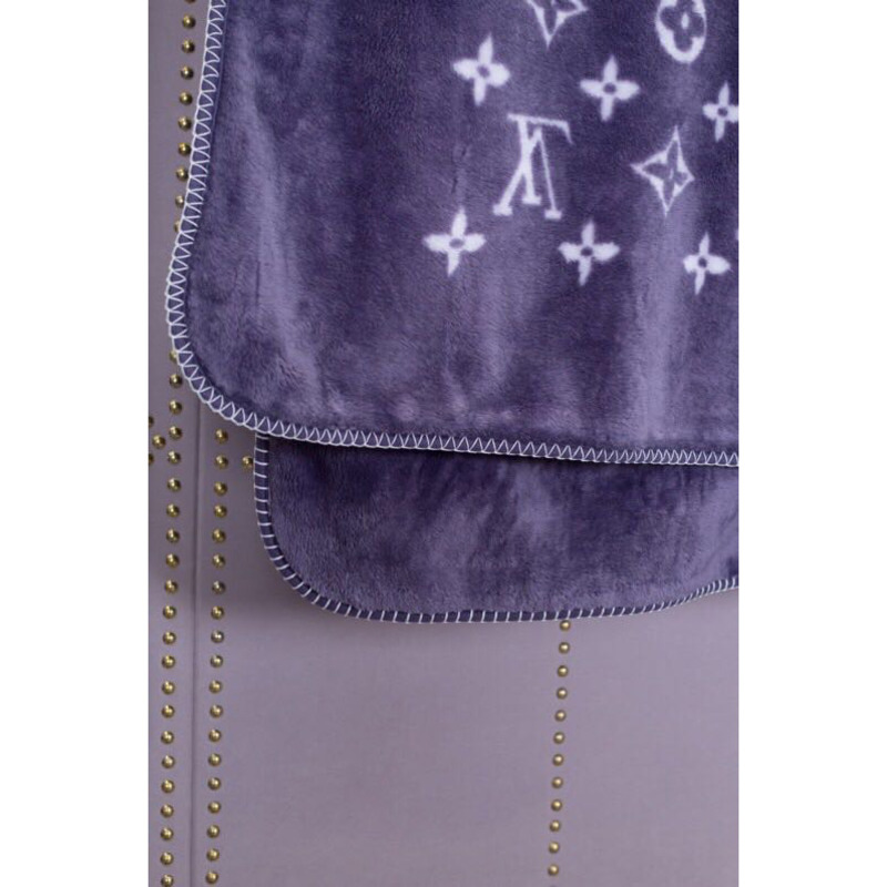 l**is V*t*n neo monogram blanket