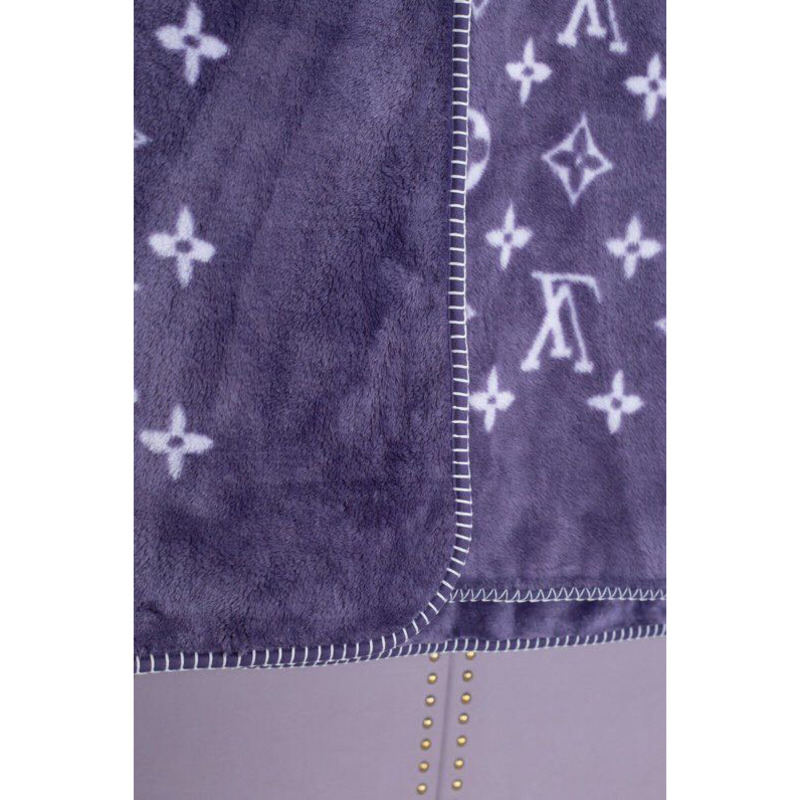 l**is V*t*n neo monogram blanket